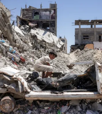 Tujuh Warga Palestina Jadi Korban Jiwa, Serangan Israel Hancurkan Gudang Bantuan di Gaza