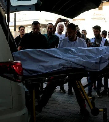 evakuasi-jenazah-ambulans-gaza